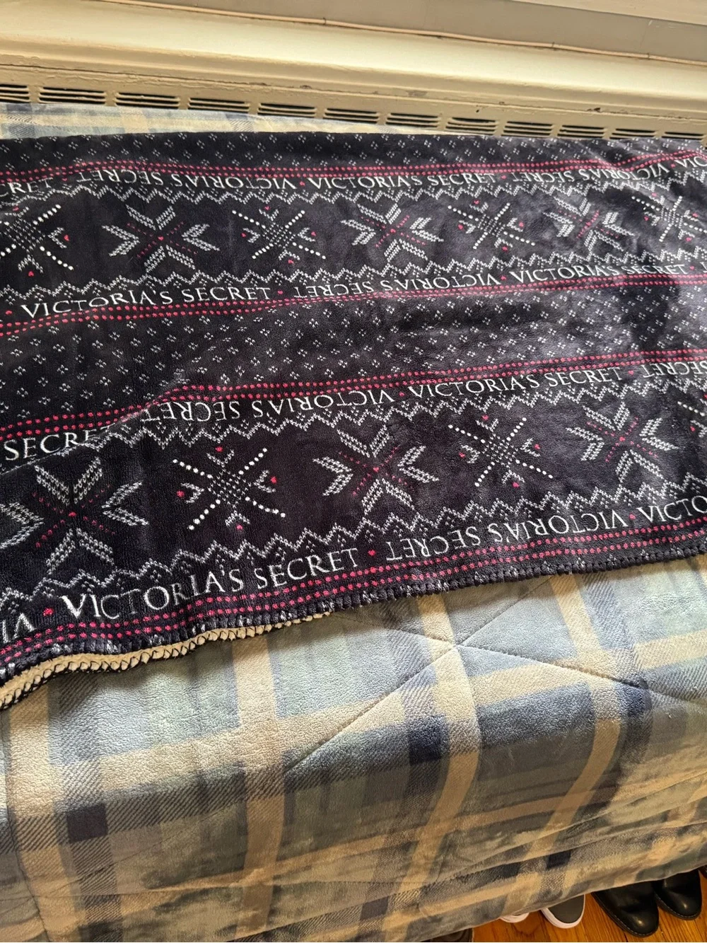 Victoria's Secret Black & Red Fair Isle Plush Throw Blanket